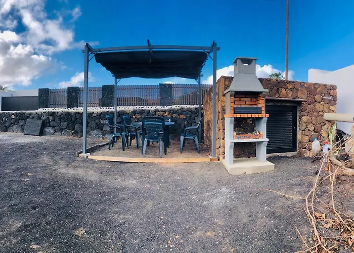 Alegria In The Stunning Village Of Mozaga, Lanzarote Appartement
