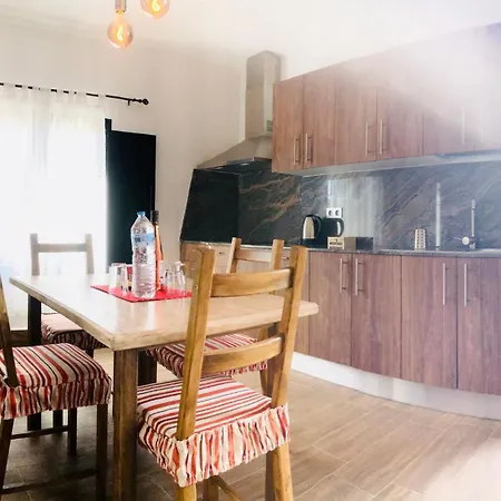 Alegria In The Stunning Village Of Mozaga, Lanzarote דירה